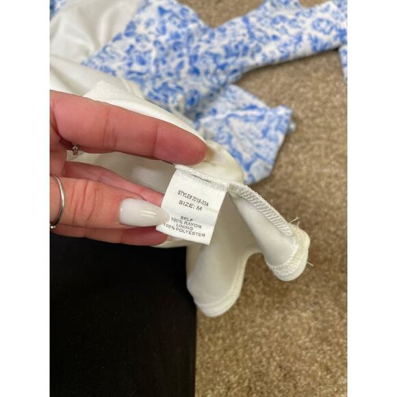 Altar'd State Flowy White & Blue trumpet sleeve V neck floral print SZ M casual - Picture 11 of 14